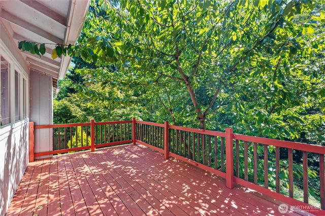 10122 50th Place W, Mukilteo, WA 98275