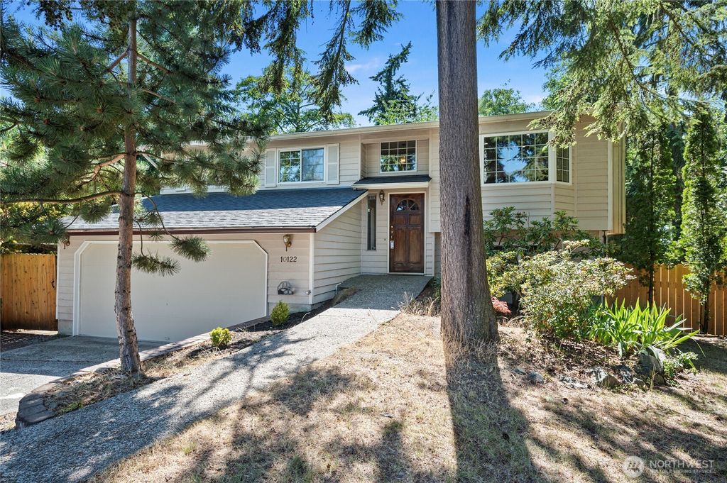 10122 50th Place W, Mukilteo, WA 98275