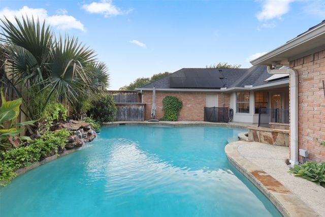 9604 Robin Meadow Drive, Dallas, TX 75243