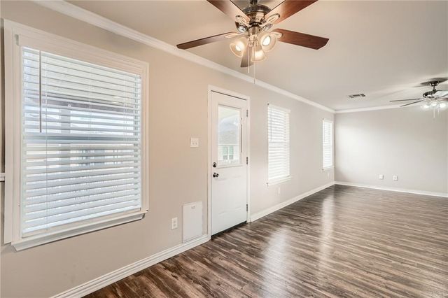 612 Copper CT, Jarrell, TX 76537