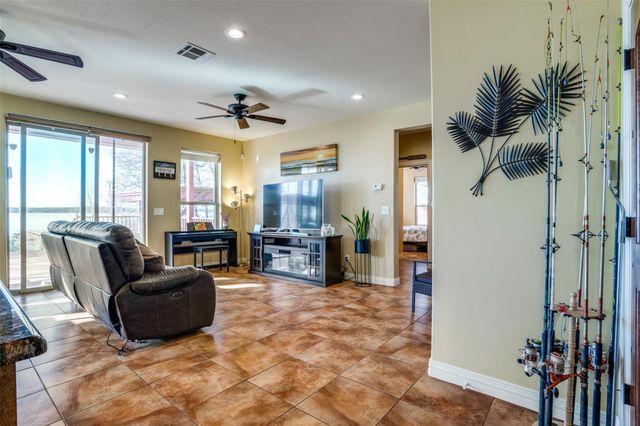 10040 Brinwood Drive, Wills Point, TX 75169