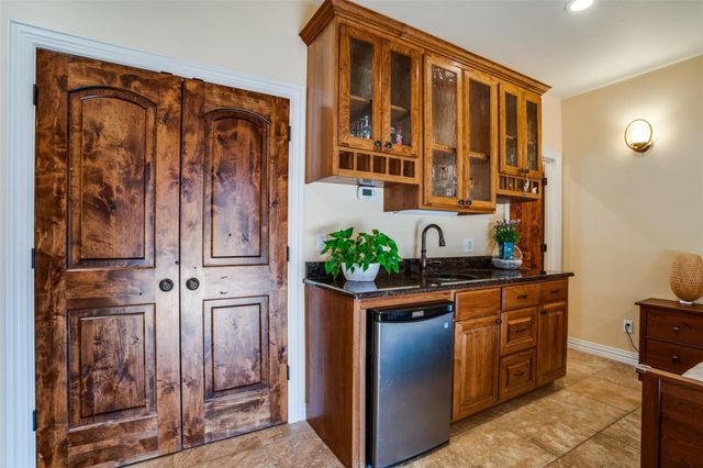 10040 Brinwood Drive, Wills Point, TX 75169
