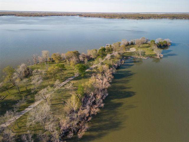 10040 Brinwood Drive, Wills Point, TX 75169