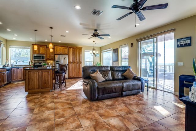 10040 Brinwood Drive, Wills Point, TX 75169