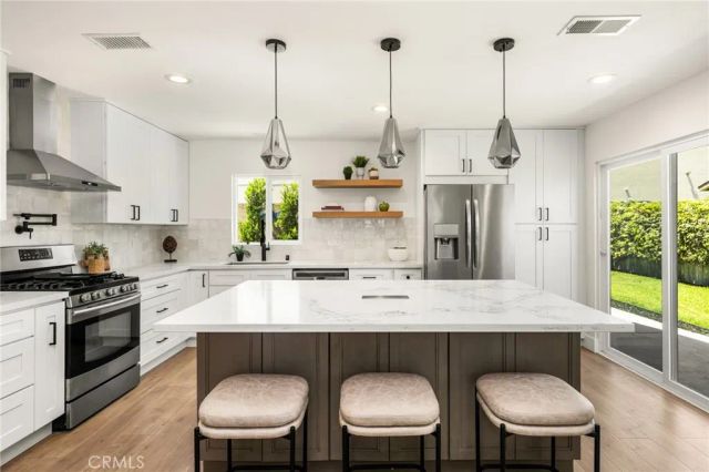 20031 Shorewood Circle, Huntington Beach, CA 92646