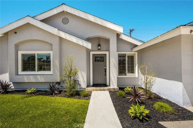 20031 Shorewood Circle, Huntington Beach, CA 92646