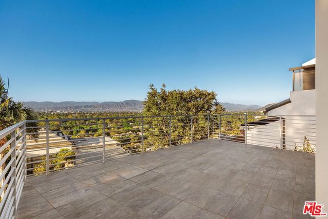 11698 Picturesque Drive, Studio City, CA 91604