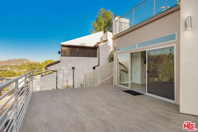 11698 Picturesque Drive, Studio City, CA 91604