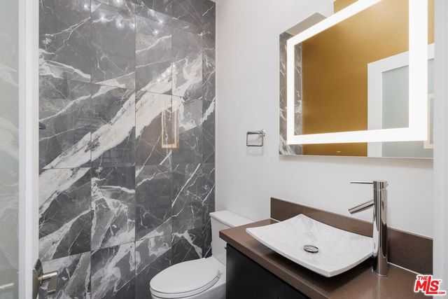 11698 Picturesque Drive, Studio City, CA 91604
