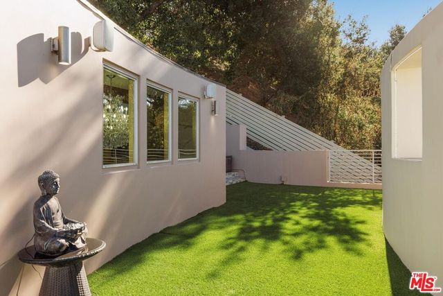 11698 Picturesque Drive, Studio City, CA 91604