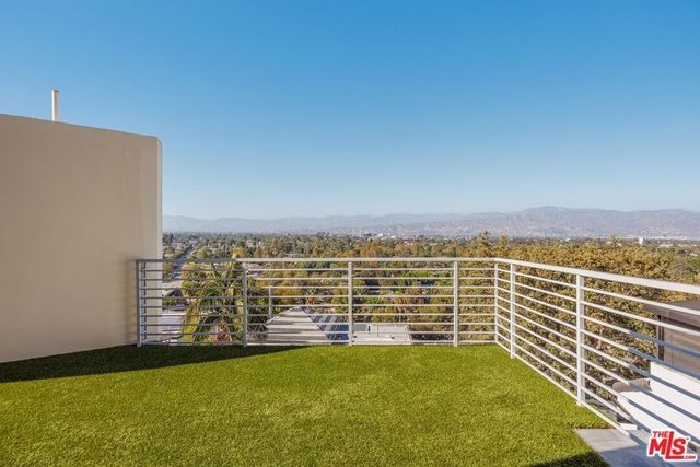 11698 Picturesque Drive, Studio City, CA 91604