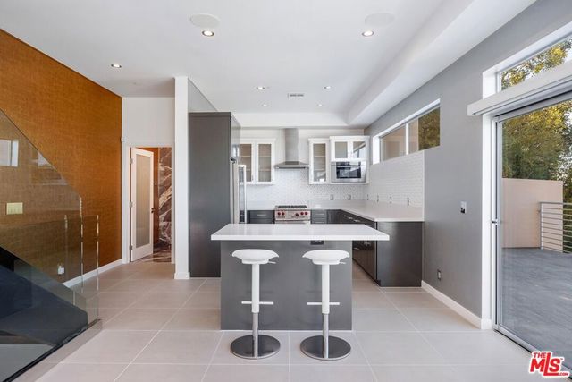 11698 Picturesque Drive, Studio City, CA 91604