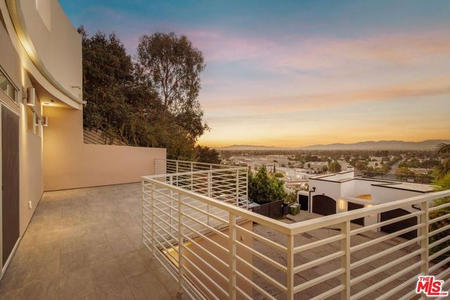 11698 Picturesque Drive, Studio City, CA 91604
