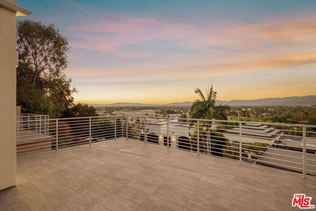11698 Picturesque Drive, Studio City, CA 91604