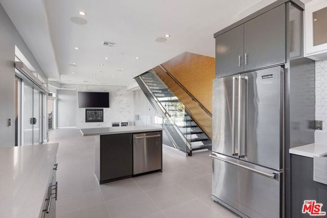 11698 Picturesque Drive, Studio City, CA 91604