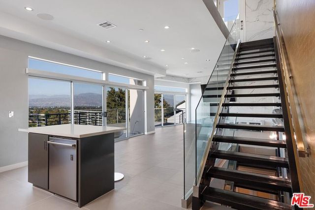 11698 Picturesque Drive, Studio City, CA 91604