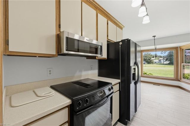 16 Dashiell DR, Smithfield, VA 23430