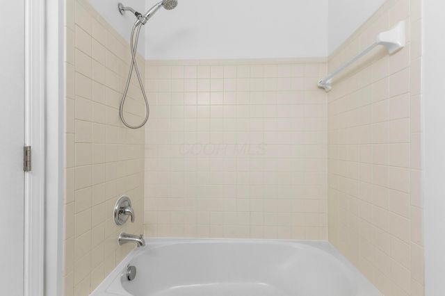 124 Millcroft Place, Delaware, OH 43015