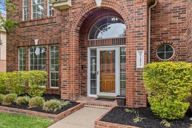 10910 Chestnut Ridge RD, Austin, TX 78726