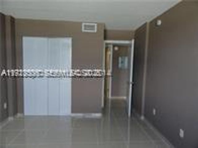 16410 Miami Dr 504, North Miami Beach, FL 33162