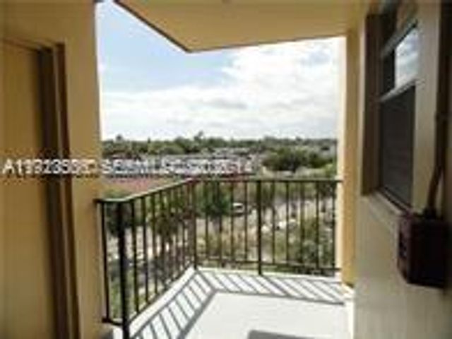 16410 Miami Dr 504, North Miami Beach, FL 33162