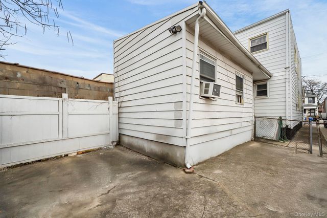 8911 Avenue M, Brooklyn, NY 11236