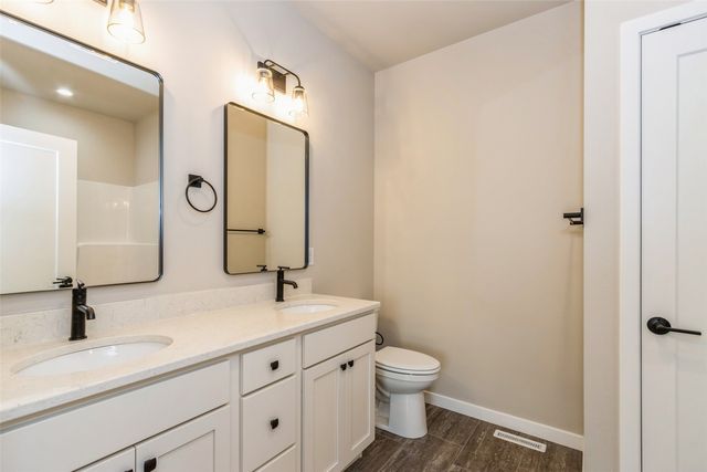 745 Chamberlin Lane, North Liberty, IA 52317