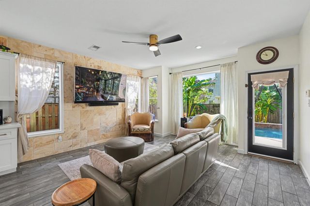 55 S Bethany Bend Circle, Spring, TX 77382