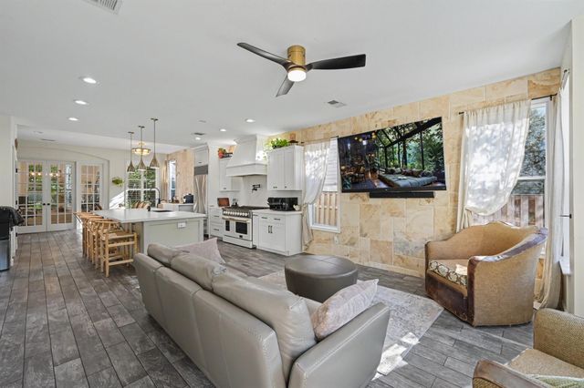 55 S Bethany Bend Circle, Spring, TX 77382