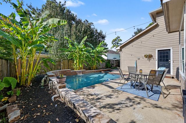 55 S Bethany Bend Circle, Spring, TX 77382