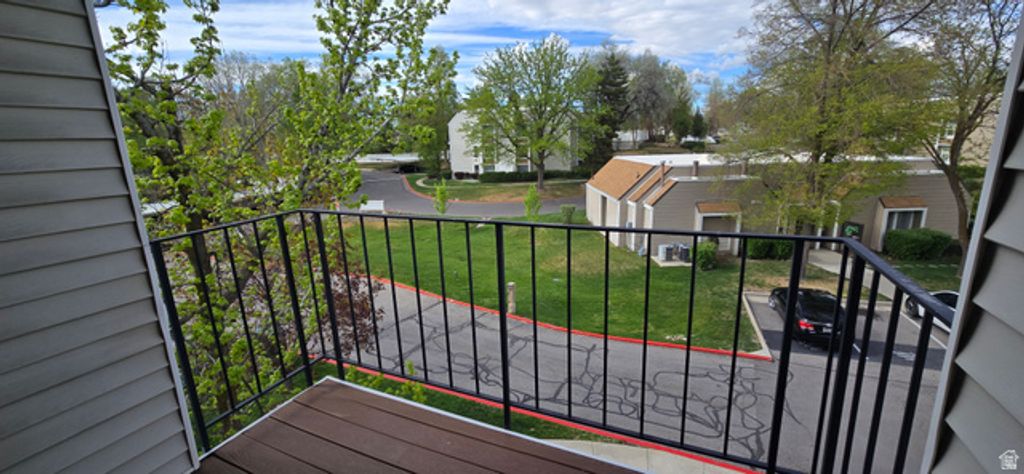 Image 15 of property listing at 1030 E QUAIL VISTA CT #K, Millcreek, UT 84117