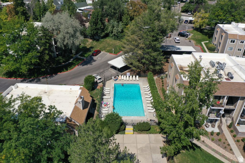 Image 16 of property listing at 1030 E QUAIL VISTA CT #K, Millcreek, UT 84117