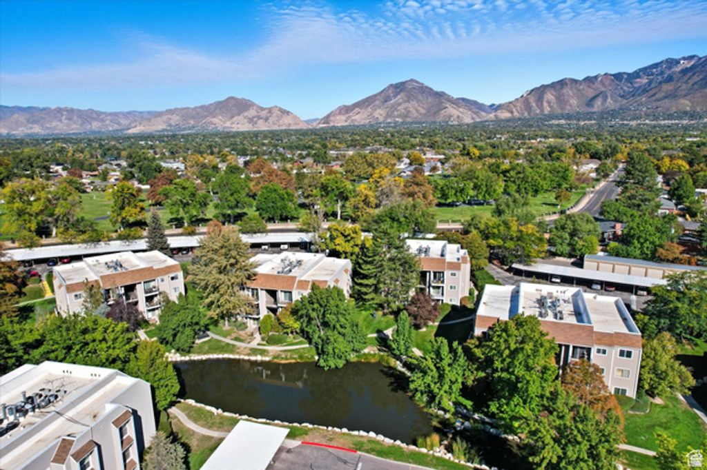 Image 18 of property listing at 1030 E QUAIL VISTA CT #K, Millcreek, UT 84117