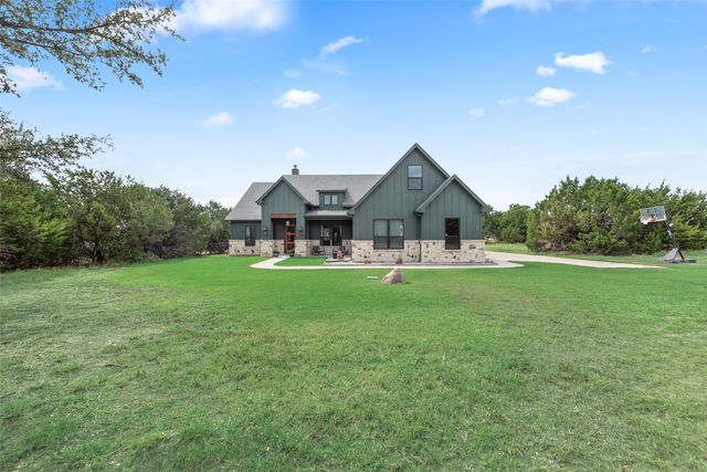 301 Sharla Smelley Road, Weatherford, TX 76088