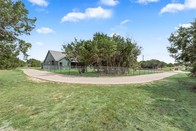 301 Sharla Smelley Road, Weatherford, TX 76088