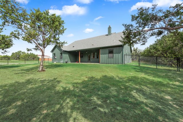 301 Sharla Smelley Road, Weatherford, TX 76088
