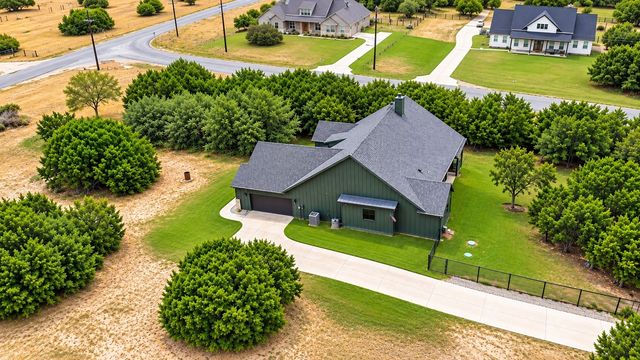 301 Sharla Smelley Road, Weatherford, TX 76088