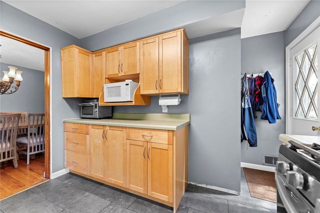 424 Bower Hill Rd., Mt Lebanon, PA 15228
