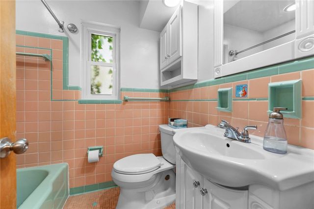 424 Bower Hill Rd., Mt Lebanon, PA 15228
