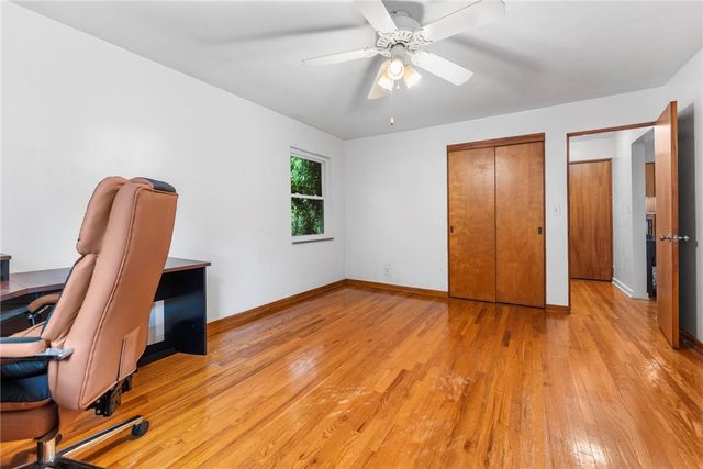 424 Bower Hill Rd., Mt Lebanon, PA 15228