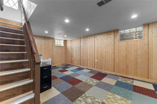 424 Bower Hill Rd., Mt Lebanon, PA 15228