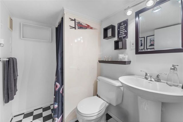 424 Bower Hill Rd., Mt Lebanon, PA 15228