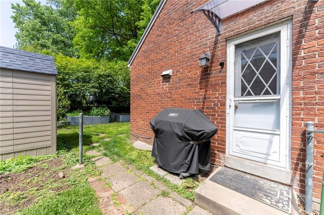 424 Bower Hill Rd., Mt Lebanon, PA 15228