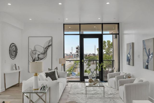 889 McLellan Drive 210, South San Francisco, CA 94080