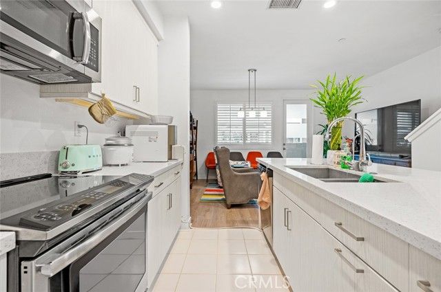 2827 lily ln, El Monte, CA 91733