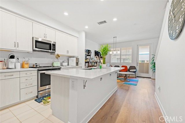 2827 lily ln, El Monte, CA 91733