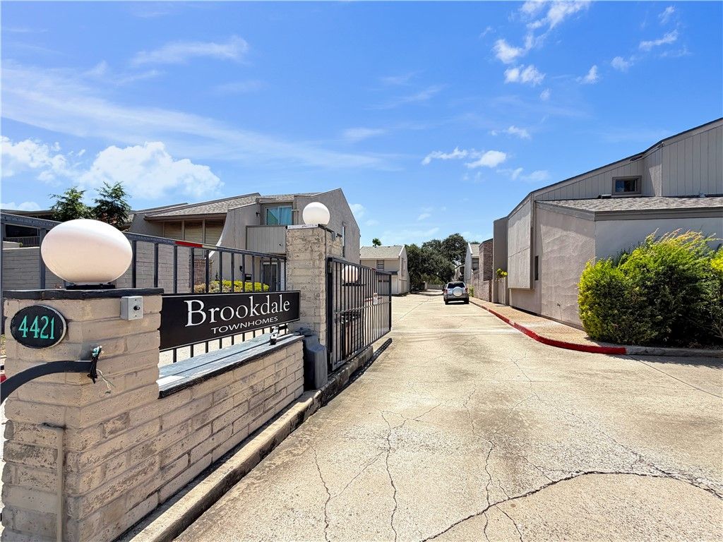 4421 Gaines St 4, Corpus Christi, TX 78412 — photo 2