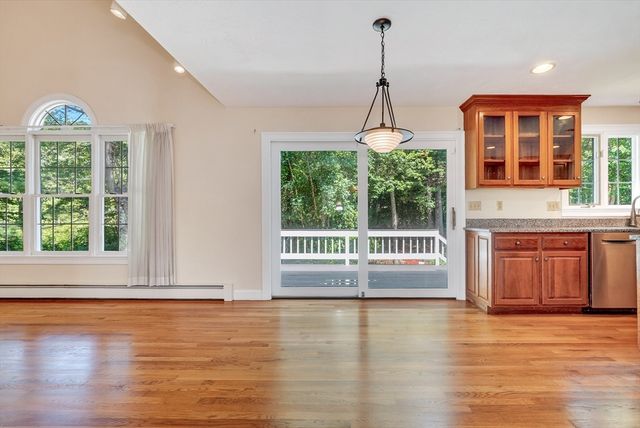 8 Saddle Way, Walpole, MA 02081