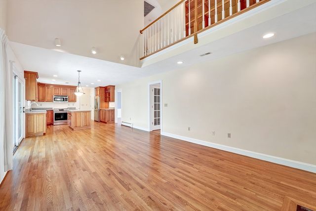 8 Saddle Way, Walpole, MA 02081