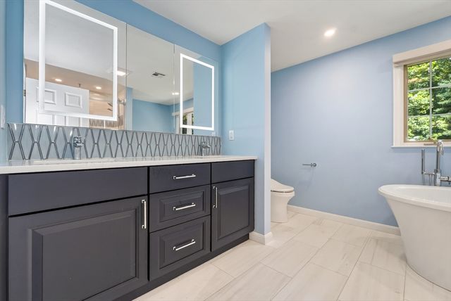 8 Saddle Way, Walpole, MA 02081